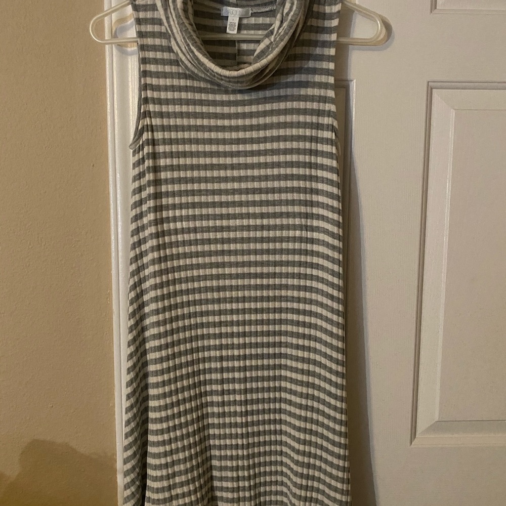Abound Size S Soft and Flowey Sleeveless Dress